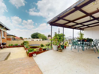 3 Bedroom House For Sale in Germiston - sLG4.webp