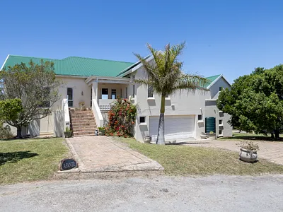 5 Bedroom House For Sale in Kleinemonde - QCkB.webp