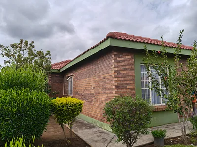 3 Bedroom House For Sale in Mogwase - dl1j.webp