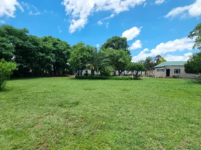 4 Bedroom House For Sale in Swartruggens - iFmP.webp
