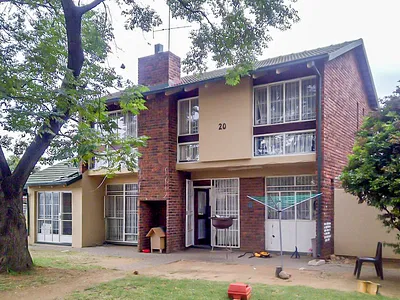 4 Bedroom House For Sale in Kempton Park - F3FV.webp