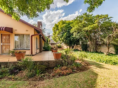 3 Bedroom House For Sale in Kempton Park - uJ2H.webp