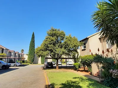 2 Bedroom Townhouse For Sale in Kempton Park - amJs.webp