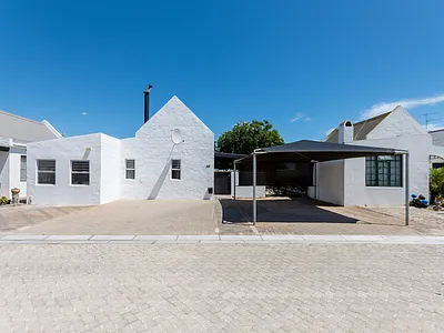 2 Bedroom House For Sale in Velddrif - e9gA.webp