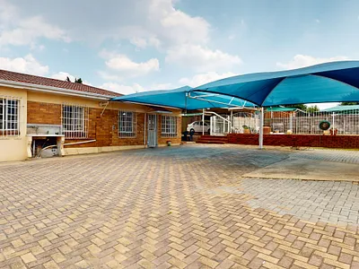 5 Bedroom House For Sale in Germiston - lml6.webp