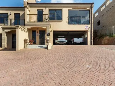 3 Bedroom Townhouse For Sale in Mossel Bay - img