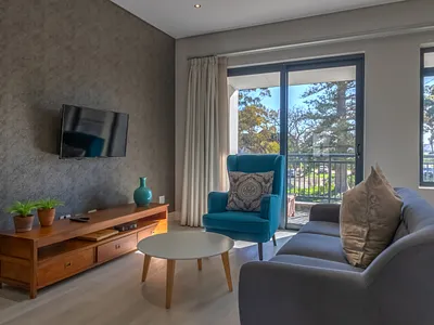 2 Bedroom Apartment To Rent in Somerset West - z5y9.webp