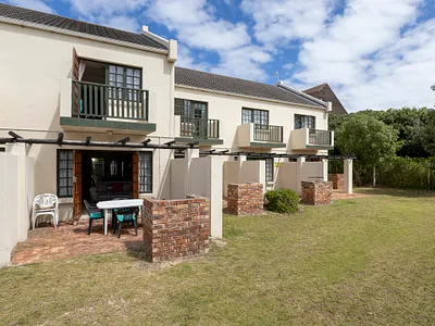 2 Bedroom Townhouse For Sale in Port Alfred - itaV.webp