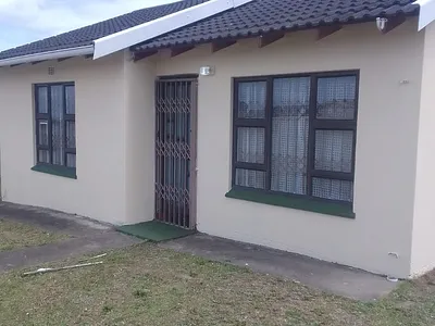 2 Bedroom House To Rent in East London - PbJg.webp