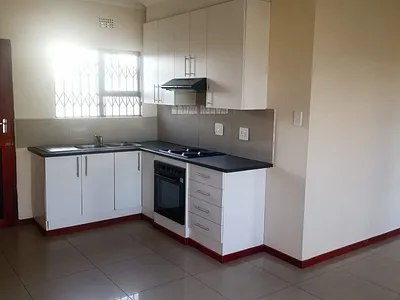 2 Bedroom House To Rent in East London - c9du.webp