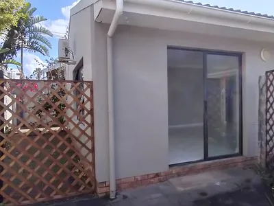 2 Bedroom Apartment To Rent in East London - KhS8.webp