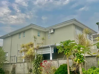 3 Bedroom Townhouse For Sale in East London - img