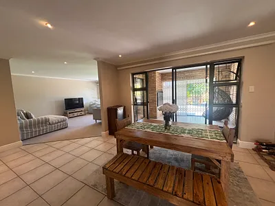 2 Bedroom Townhouse To Rent in Port Elizabeth - srNK.webp