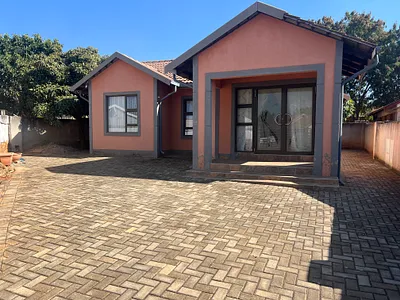 3 Bedroom House For Sale in Rustenburg - nH63.webp