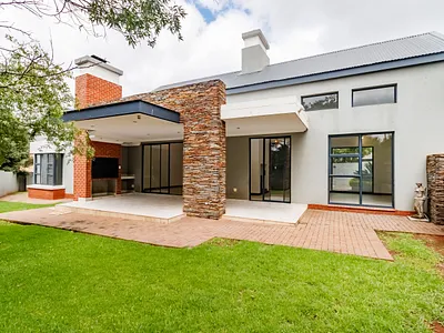 4 Bedroom House For Sale in Centurion - 9aoK.webp