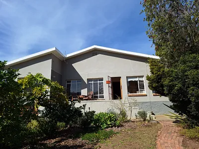 4 Bedroom House For Sale in Barrydale - img