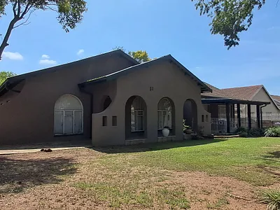 4 Bedroom House For Sale in Newcastle - SfE3.webp