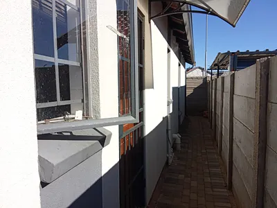 3 Bedroom House To Rent in Alberton - zHoz.webp