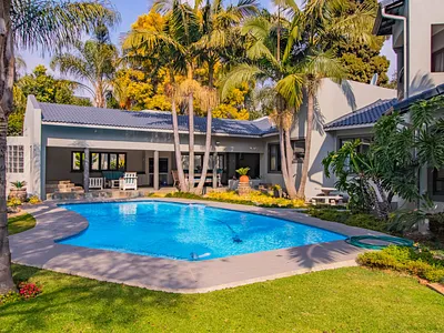 4 Bedroom House For Sale in Bedfordview - qRvb.webp