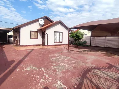 3 Bedroom House For Sale in Rustenburg - Avbk.webp