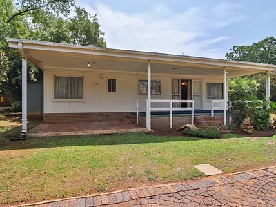 4 Bedroom Townhouse For Sale in Vaal Marina - ivO0.webp