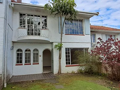 2 Bedroom Townhouse For Sale in East London - img