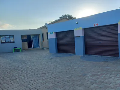 3 Bedroom House For Sale in Rustenburg - IfAn.webp