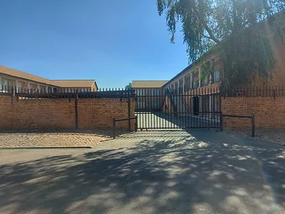 2 Bedroom Apartment For Sale in Rustenburg - hGQX.webp