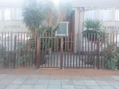 1 Bedroom Apartment For Sale in Rustenburg - SYXj.webp