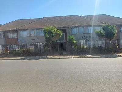 1 Bedroom Apartment For Sale in Rustenburg - vHNR.webp