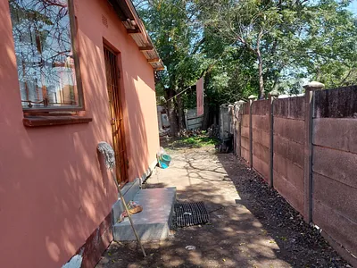 3 Bedroom House For Sale in Rustenburg - tHas.webp