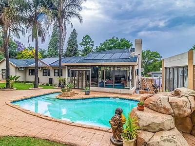 4 Bedroom House For Sale in Germiston - Y1oJ.webp