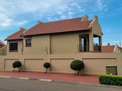 5 Bedroom House For Sale in Rustenburg - 9vqL.webp