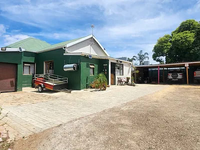 4 Bedroom House For Sale in Bredasdorp - img