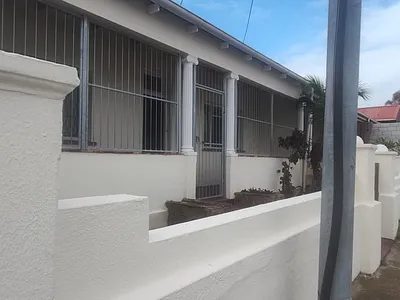 3 Bedroom House For Sale in Port Elizabeth - v48Y.webp