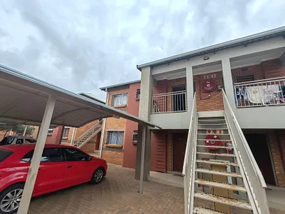 2 Bedroom Townhouse For Sale in Pretoria - 2eIx.webp
