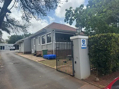 4 Bedroom House To Rent in Durban North - E19O.webp