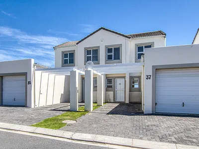 2 Bedroom Apartment To Rent in Fernwood Estate, Somerset West - img