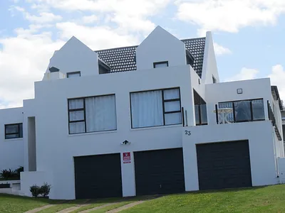 4 Bedroom House For Sale in Stilbaai - foE3.webp