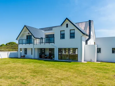 4 Bedroom House For Sale in St Francis Bay - img
