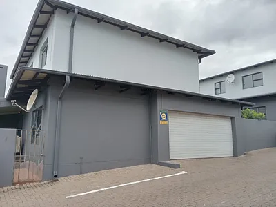 3 Bedroom Townhouse To Rent in Rustenburg - img