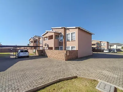 2 Bedroom Townhouse For Sale in Kempton Park - img