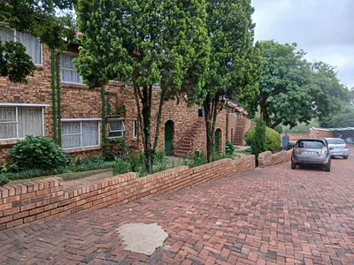 2 Bedroom Apartment For Sale in Sandton - img