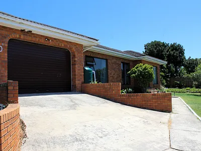 3 Bedroom House For Sale in Kleinemonde - O6U5.webp