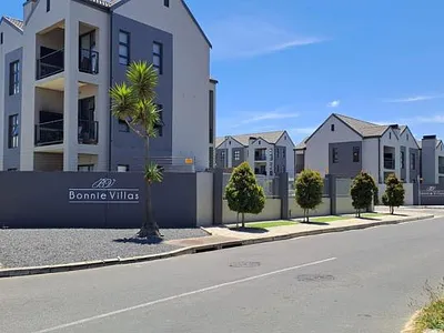 2 Bedroom Apartment For Sale in Kraaifontein - WJij.webp