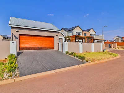 3 Bedroom House For Sale in Centurion - cjJ9.webp