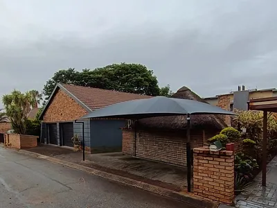 3 Bedroom Townhouse For Sale in Rustenburg - img