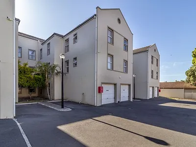 3 Bedroom Apartment To Rent in Wellington - img