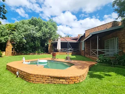 4 Bedroom House For Sale in Rustenburg - fpIr.webp