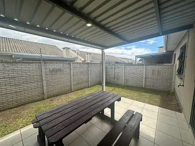 2 Bedroom Townhouse For Sale in East London - img